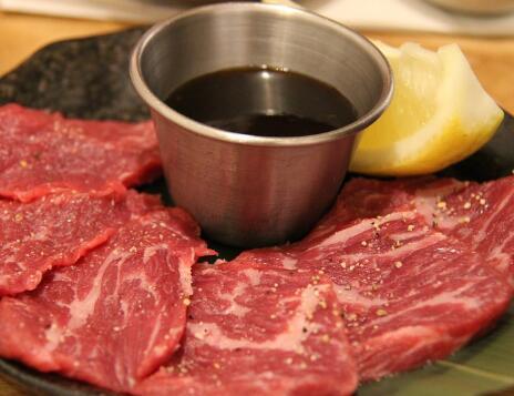 黄牛肉价格多少钱一斤?和水牛肉相比哪个更贵