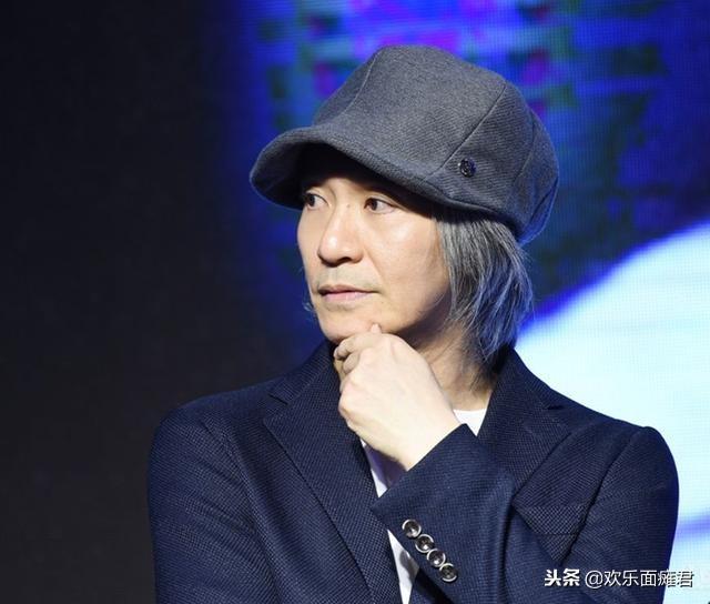 周星馳為何至今未婚，原來不是因為朱茵，一生最愛已經去世的她！